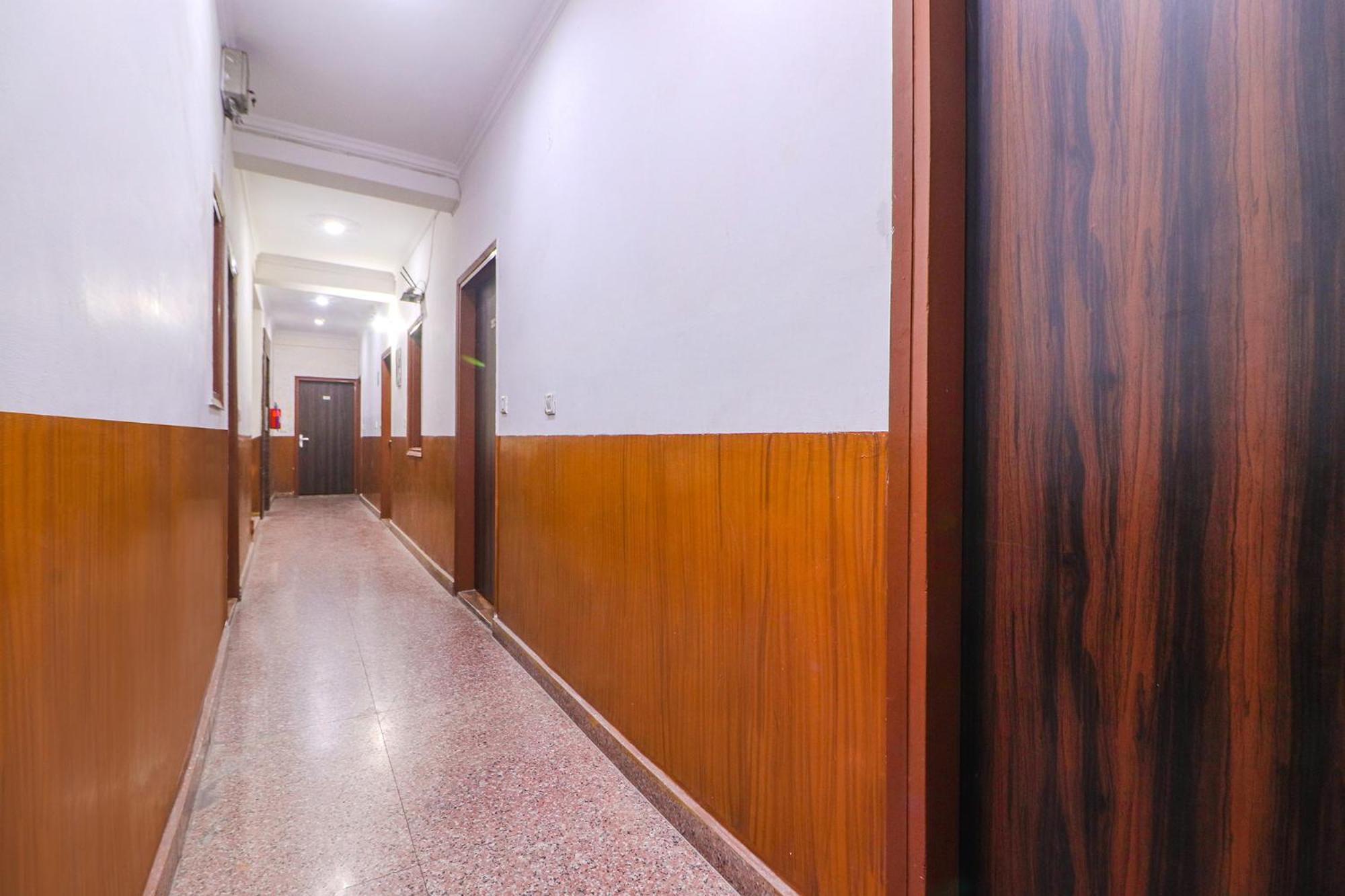 Fabexpress Sinon Hotel New Delhi Exterior photo