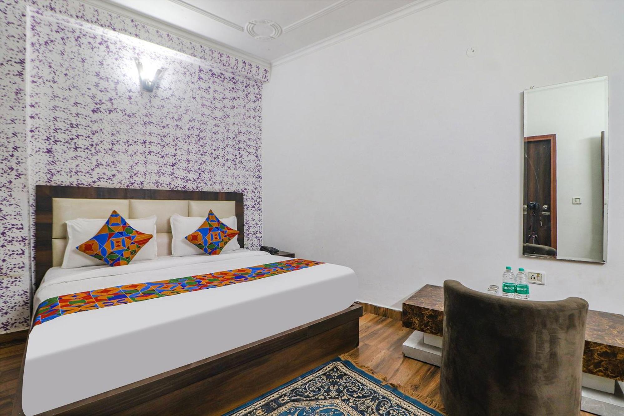 Fabexpress Sinon Hotel New Delhi Exterior photo